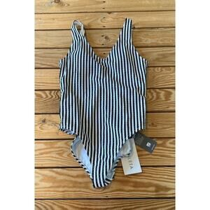 NWT $108 Athleta Stripe Seersucker Swimsuit Size Small Women’s Black White